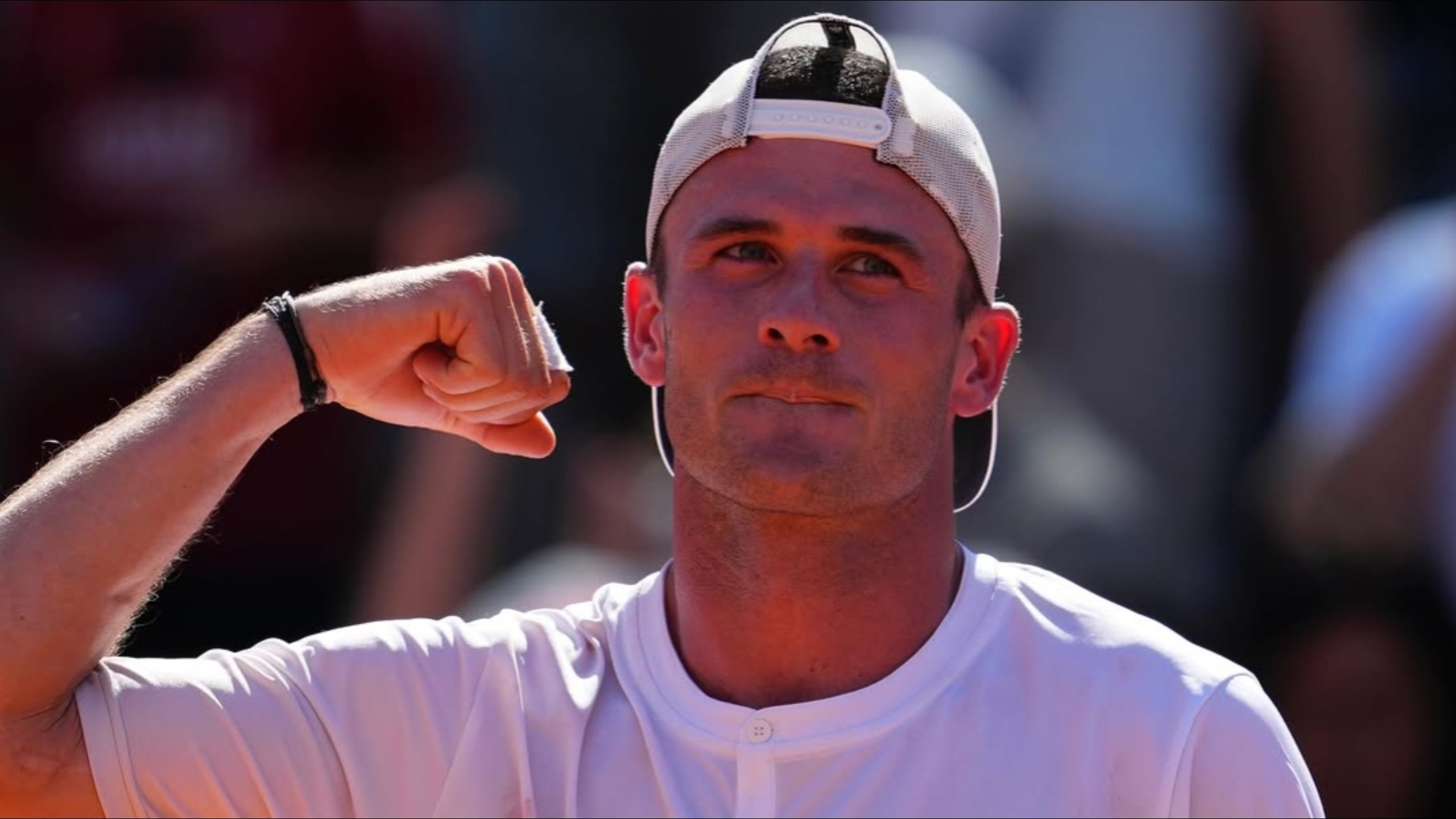 台上证明自 台上证明自