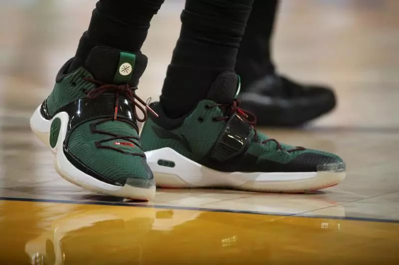 八村塁：东契奇缺席必须得有人站出来，我们需要保持团结一致